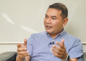 “Berundur demi prinsip”: Rafizi Ramli letak jawatan sebagai Menteri Ekonomi