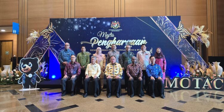 Photo by FB/Dato' Seri Tiong King Sing