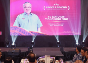 Tiong praises Batik Air service as airline, Tourism Malaysia sign MoC