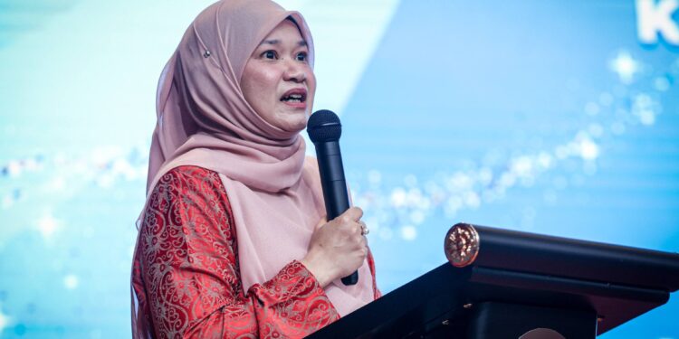 Education Minister, Fadhlina Sidek.