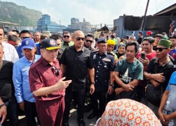 Hampir 1,000 rumah musnah: Ketua Menteri Sabah turun padang, bantuan segera diagih