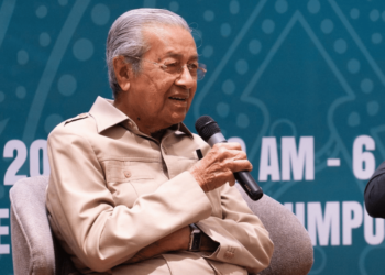 Salah kecil kena hukum, curi jutaan ringgit malah dilantik jawatan tinggi – Tun M