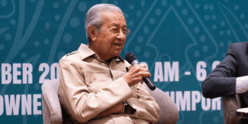Salah kecil kena hukum, curi jutaan ringgit malah dilantik jawatan tinggi – Tun M
