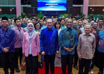 Anwar arah bebaskan disiplin mahasiswa kritik pemimpin