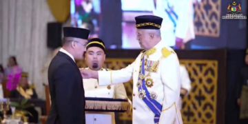 Daniel Khoo receives Bintang Cemerlang Melaka