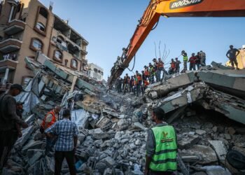 Bangunan runtuh di Gaza: Lebih 20 maut, puluhan terperangkap bawah runtuhan