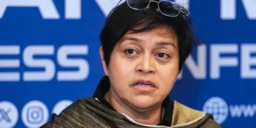 Tiada siapa mengatasi Perlembagaan – Azalina
