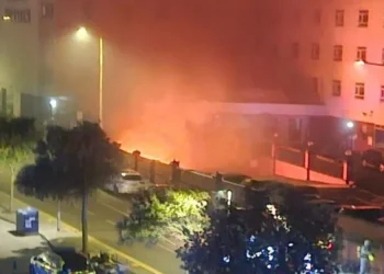 Hotel di UK terbakar : Ratusan penghuni dipindahkan
