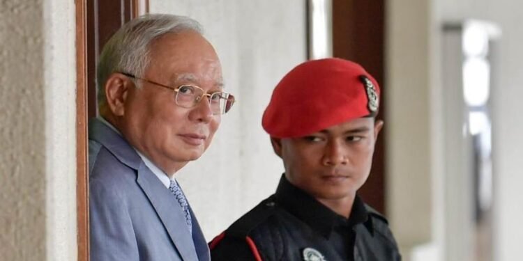 TABUNG kutipan dana itu dilancarkan bagi membantu meringankan beban Najib dalam melunaskan denda berjumlah RM50 juta yang dikenakan terhadapnya. - BERNAMA