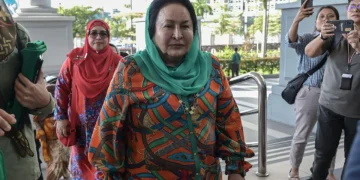 Permohonan Rosmah tangguh bayar RM67.5 juta kepada syarikat barang kemas, ditolak