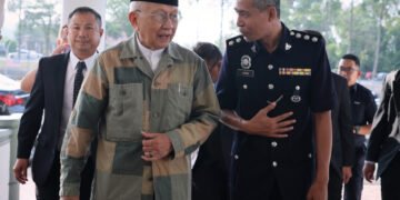 Rais Yatim mengaku tidak bersalah atas tuduhan menghasut