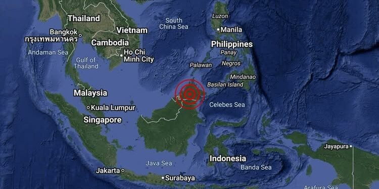 GEMPA itu berlaku pada kedalaman 118 kilometer. - FACEBOOK METMALAYSIA