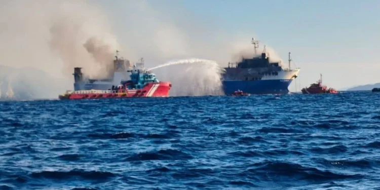 KAPAL Blue Carrier 2 terbakar ketika belayar di utara Pulau Mykonos. - REUTERS