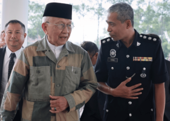 Rais Yatim mengaku tidak bersalah atas tuduhan menghasut