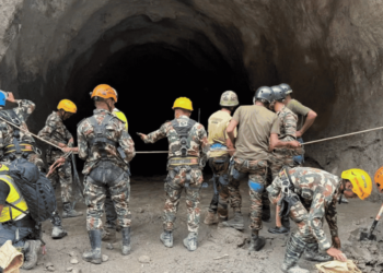 Nepal tunnel rescue hopes fade as 639 workers remain missing
