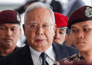 Court grants Najib and son stay of bankruptcy proceedings