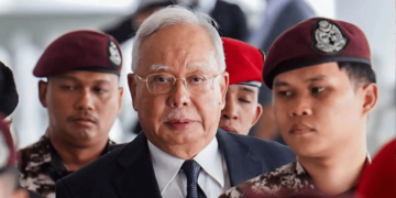 Court grants Najib and son stay of bankruptcy proceedings