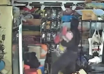 Lelaki pecah masuk kedai di TMIYC, larikan skateboard