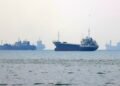 Kapal tangki terbakar selepas diserang projektil di Selat Hormuz