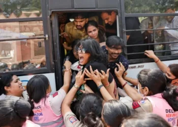 Delhi protest: ‘Cockroach’ group leaders among hundreds detained