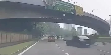 Budak lima tahun maut dalam kemalangan enam kenderaan di Jalan Kuching