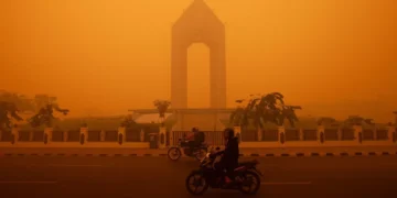 Langit Kalimantan bertukar jingga akibat jerebu