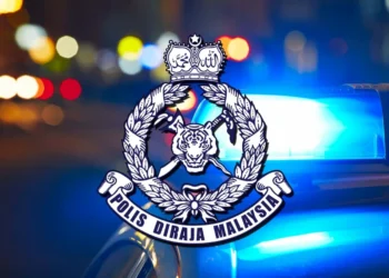 Berang ditegur alihkan kenderaan, wanita tendang kemaluan anggota polis bantuan