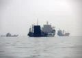 Dua kapal tangki minyak terbakar terkena periuk api di Selat Hormuz