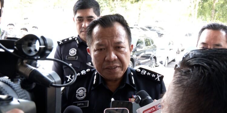 Guru cedera diserang pelajar guna objek tajam di Kuching