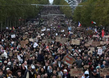 Lebih 400,000 sertai protes besar-besaran di seluruh Perancis
